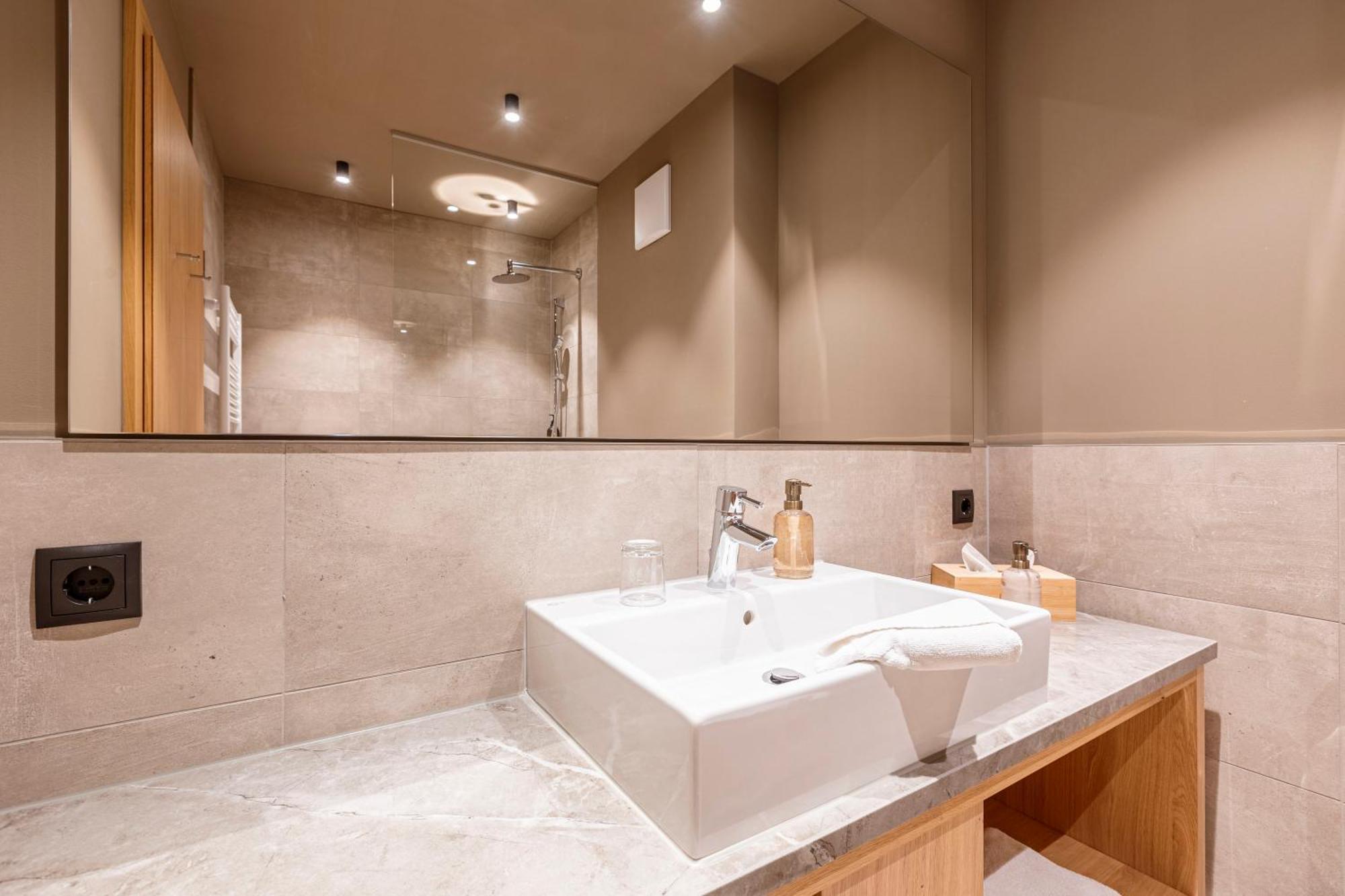 Montafon Suites Schruns By Alps Resorts Exteriör bild